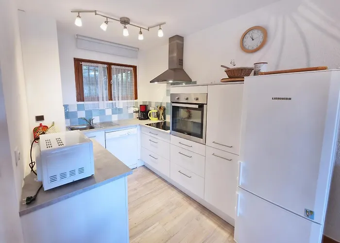 Acanthes - Avec Jardin - à 5 Minutes Des Plages Appartement